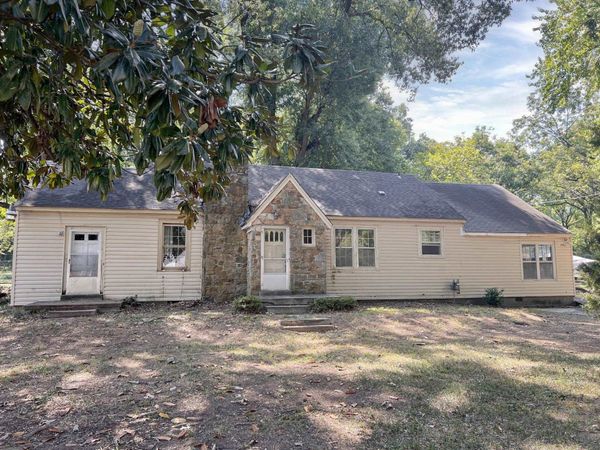 1061 MOSBY RD, Memphis, TN 38116