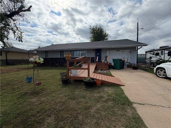 1210 W Persimmon Street , Rogers, AR 72756