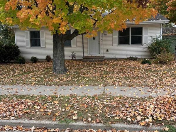 1137 E CLARKE STREET, Waupaca, WI 54981