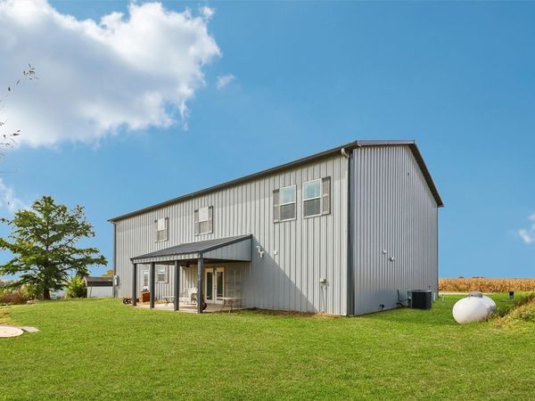 5698 E 64th Street S, Newton, IA 50208