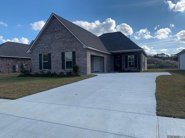 9986 Ashby Ln, Denham Springs, LA 70726