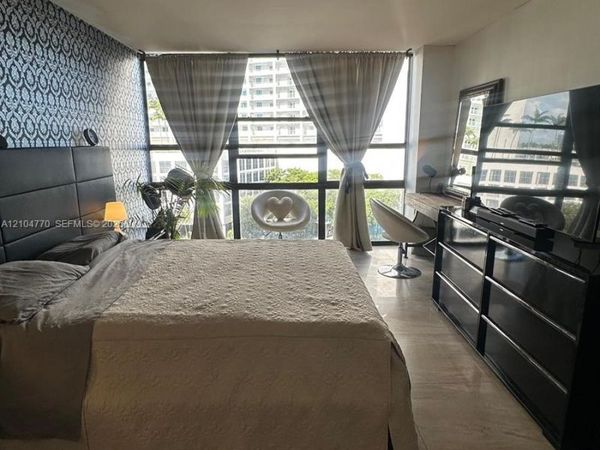 600 NE 36th St , Unit 701, Miami, FL 33137