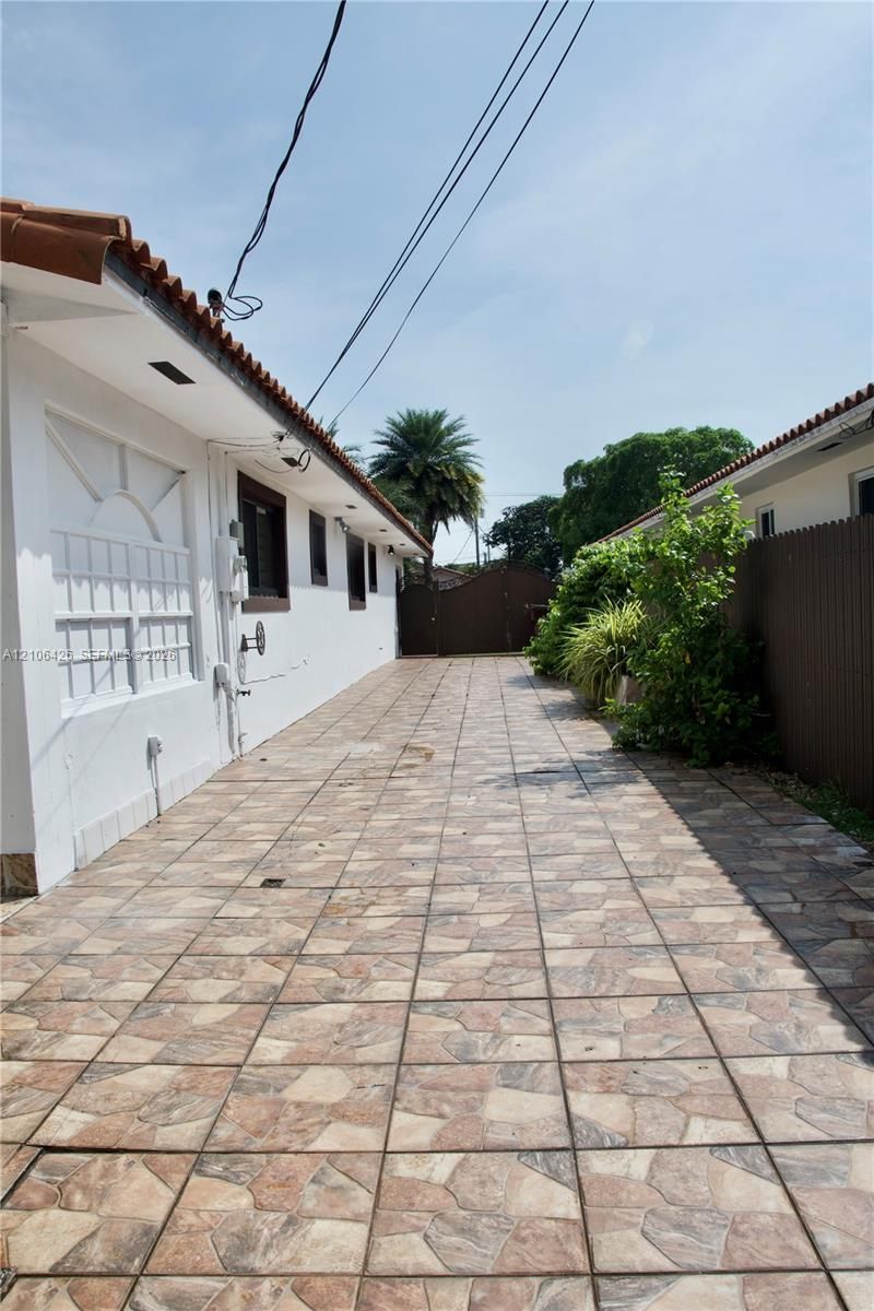 75 W 50th St , Hialeah, FL 33012 Photo
