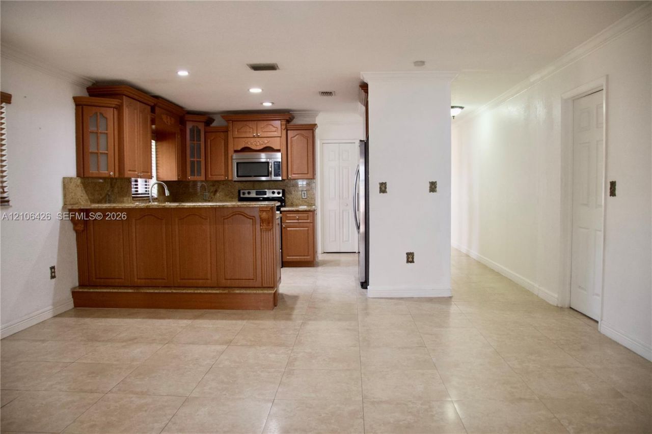 75 W 50th St , Hialeah, FL 33012 Photo