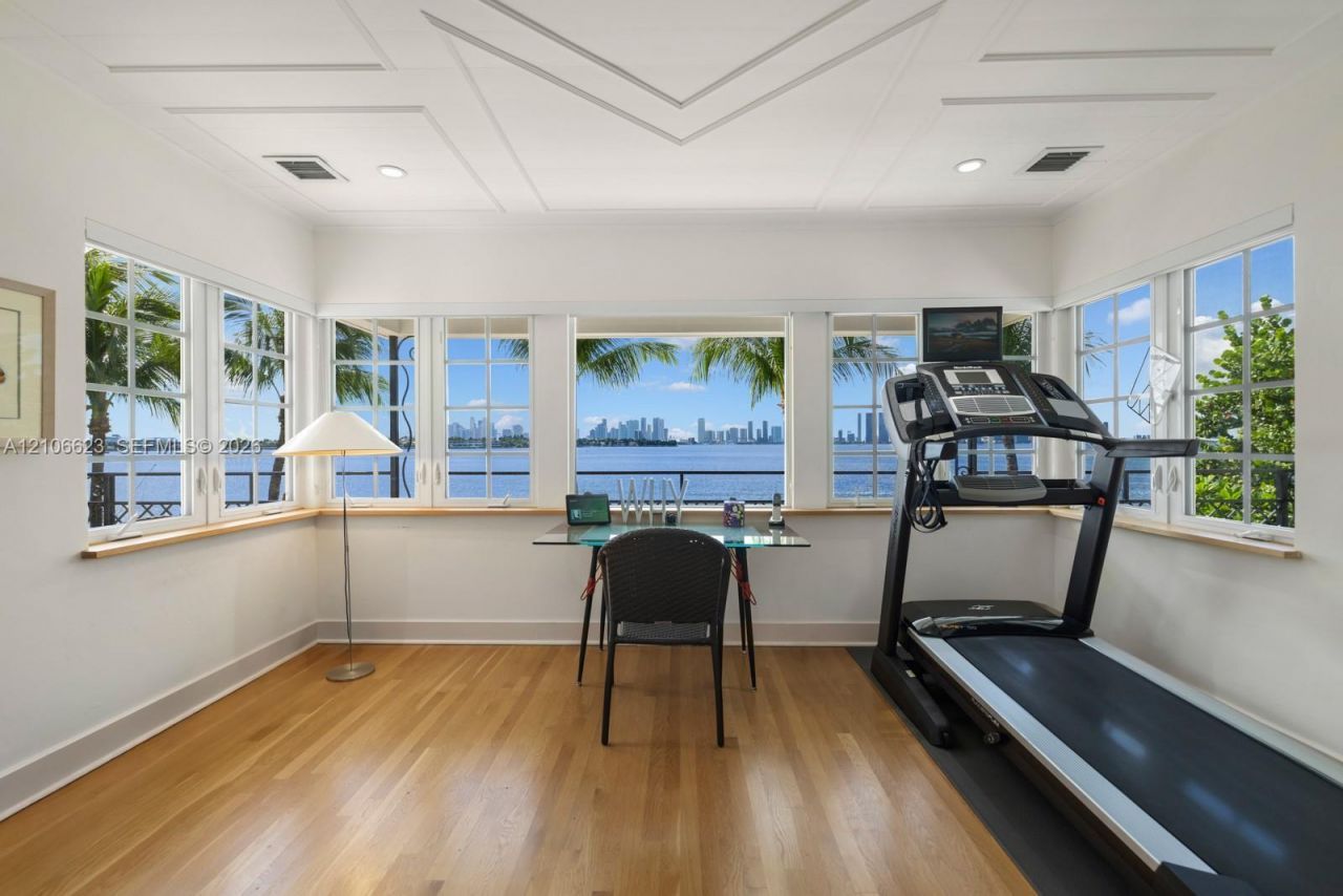 2312 Bay Ave , Miami Beach, FL 33140 Photo