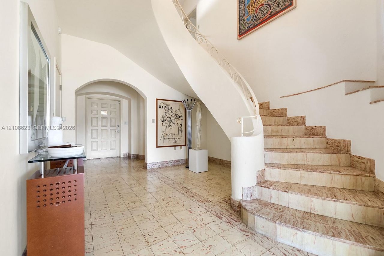 2312 Bay Ave , Miami Beach, FL 33140 Photo