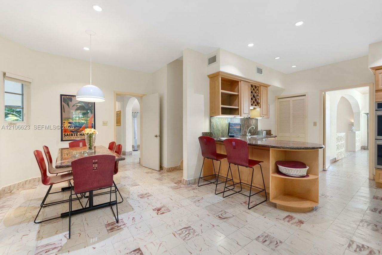 2312 Bay Ave , Miami Beach, FL 33140 Photo