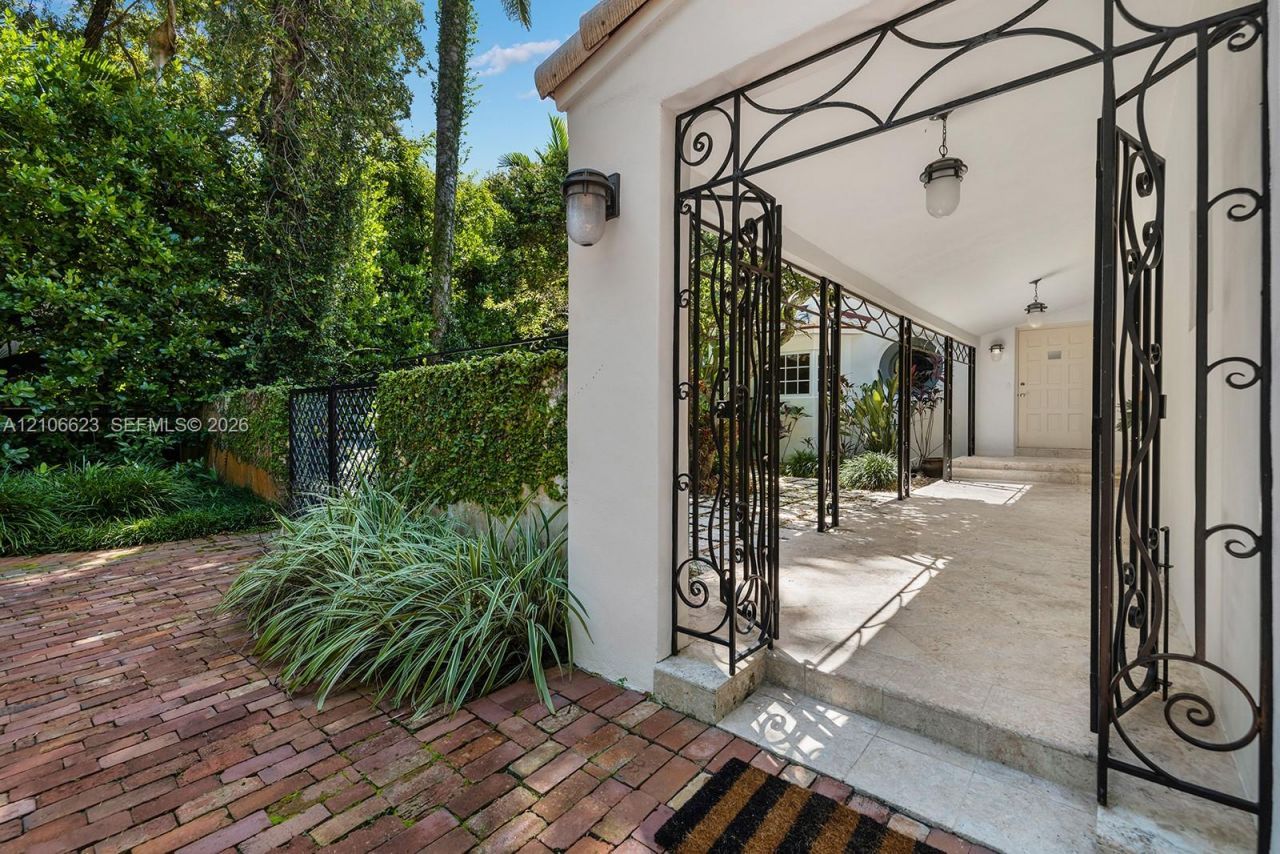 2312 Bay Ave , Miami Beach, FL 33140 Photo