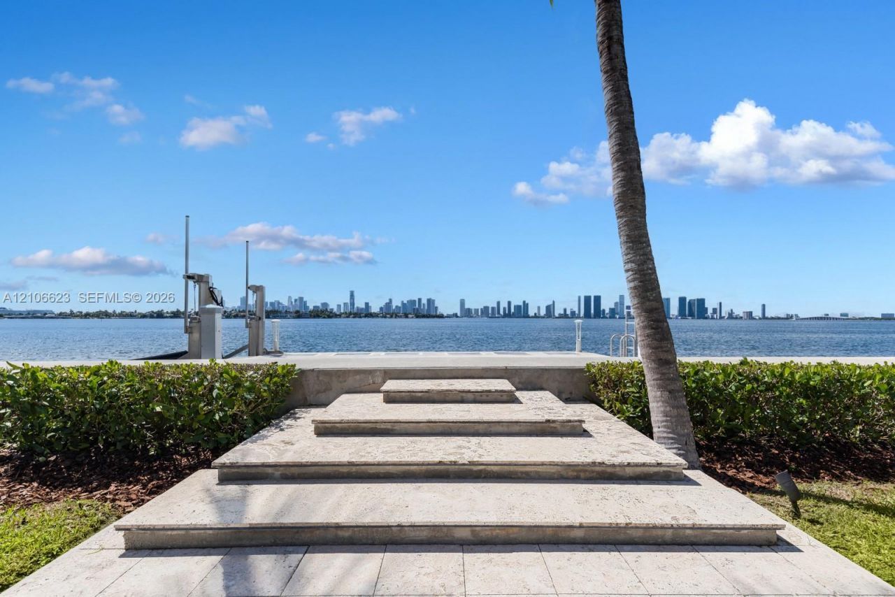2312 Bay Ave , Miami Beach, FL 33140 Photo