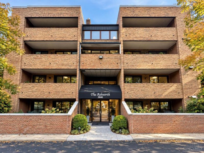3646 Ashworth Drive, Unit 301, Cincinnati, OH 45208 Photo 1