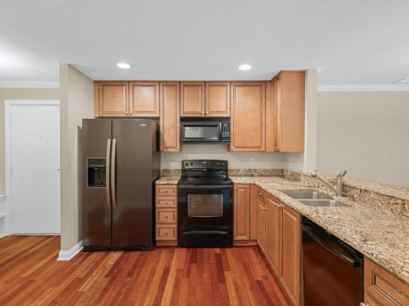3646 Ashworth Drive, Unit 301, Cincinnati, OH 45208 Photo 12
