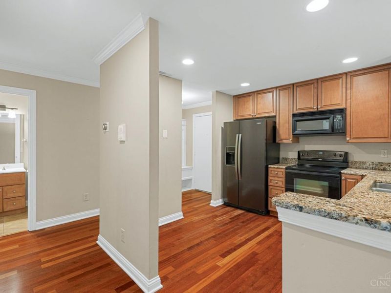 3646 Ashworth Drive, Unit 301, Cincinnati, OH 45208 Photo 14
