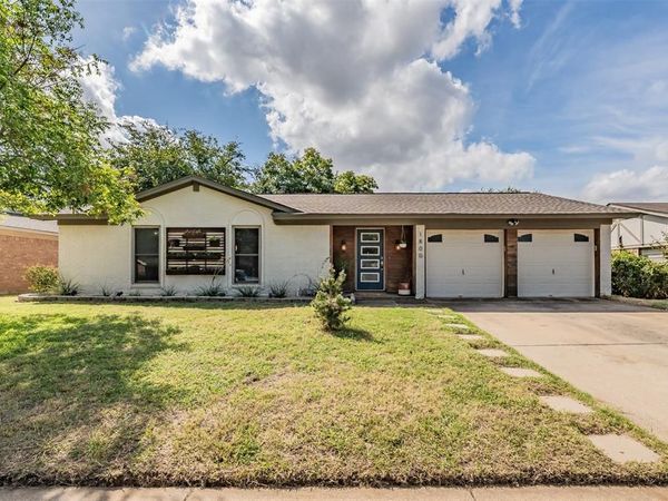 1800 Winchester Way, Bedford, TX 76022