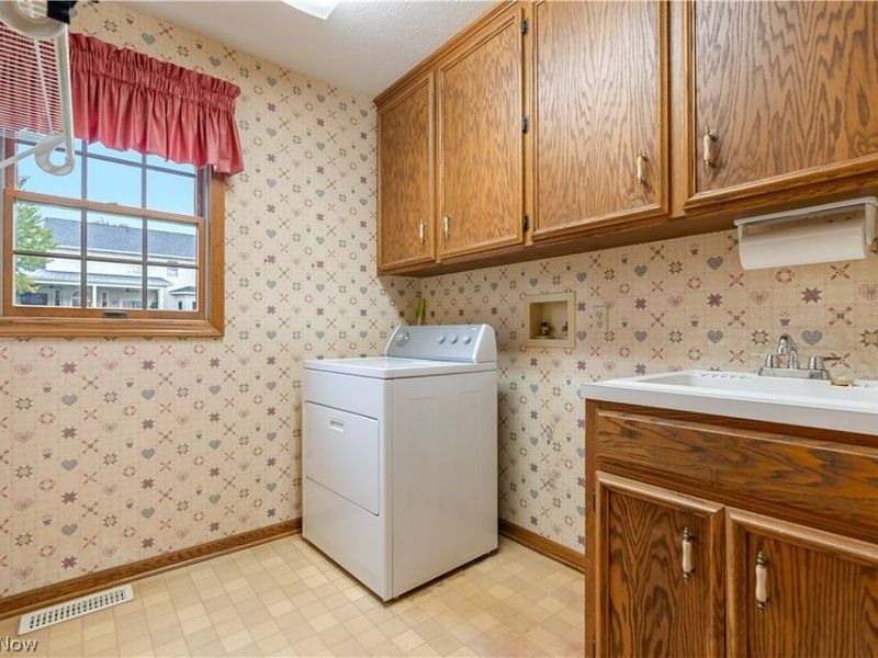 6913 Salerno Street NW, Canton, OH 44718 Photo 18