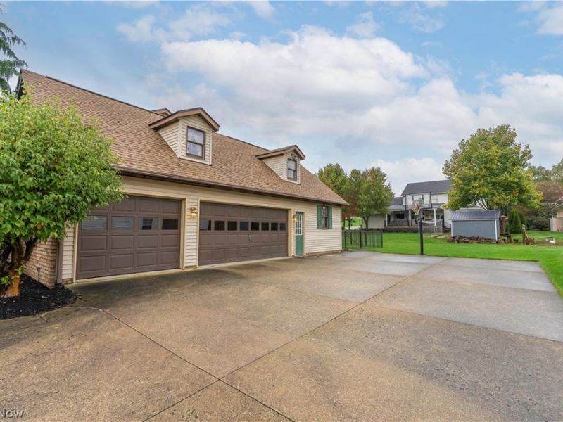 6913 Salerno Street NW, Canton, OH 44718 Photo 2