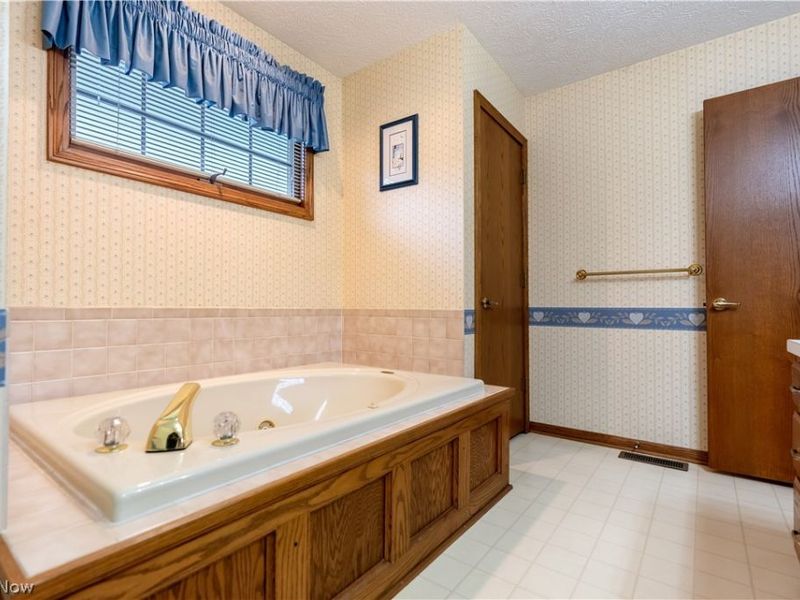 6913 Salerno Street NW, Canton, OH 44718 Photo 26