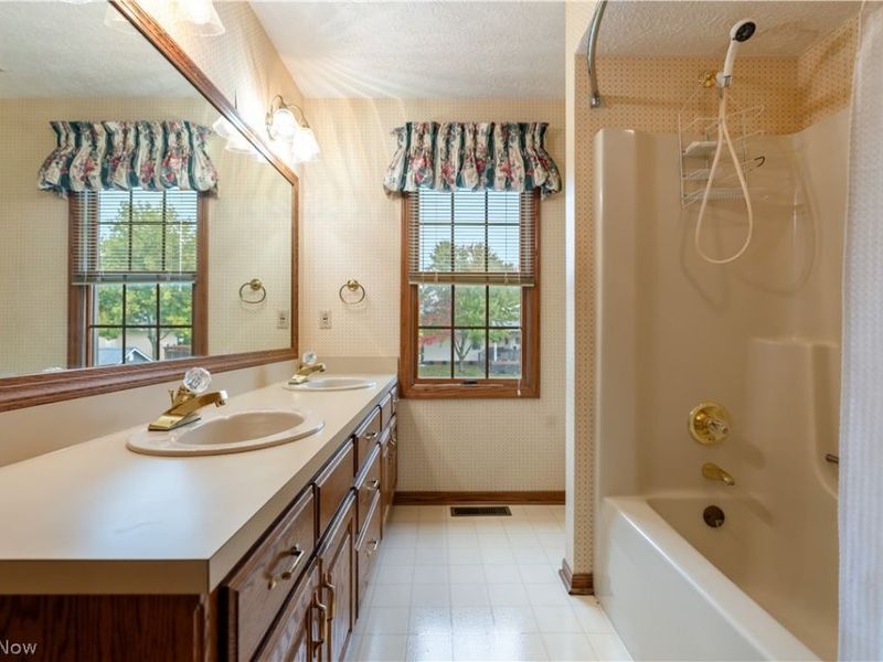 6913 Salerno Street NW, Canton, OH 44718 Photo 34