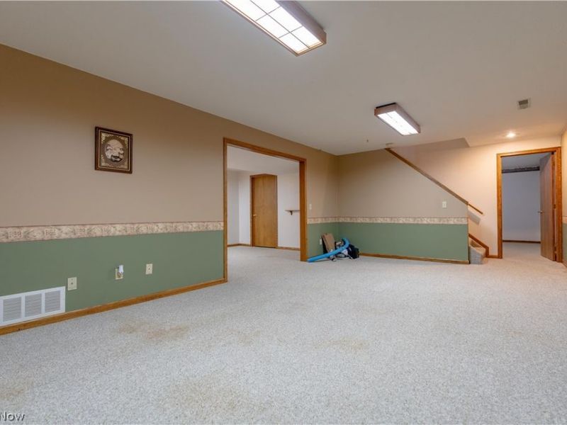 6913 Salerno Street NW, Canton, OH 44718 Photo 38