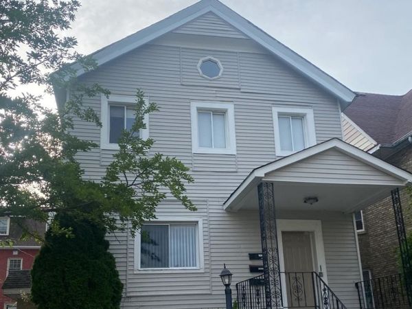 1906 Asbury Avenue , Evanston, IL 60201