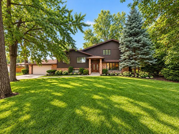 9838 S 81st Avenue , Palos Hills, IL 60465