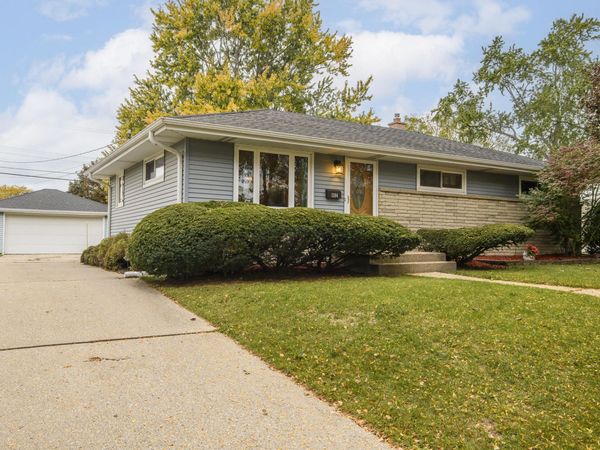 1104 N Bel Ayr Dr, Waukesha, WI 53188
