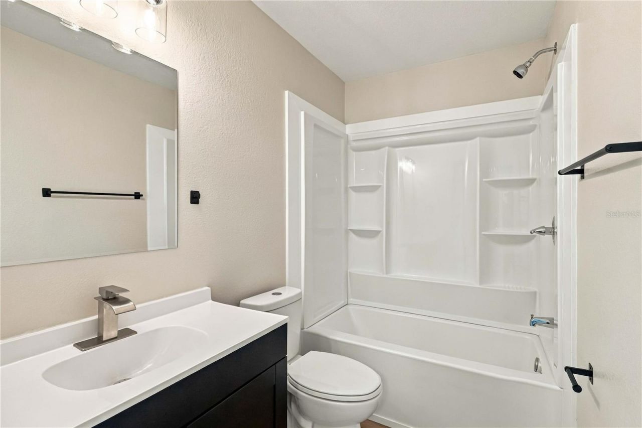 2224 33rd Avenue Drive W, Bradenton, FL 34205 Photo