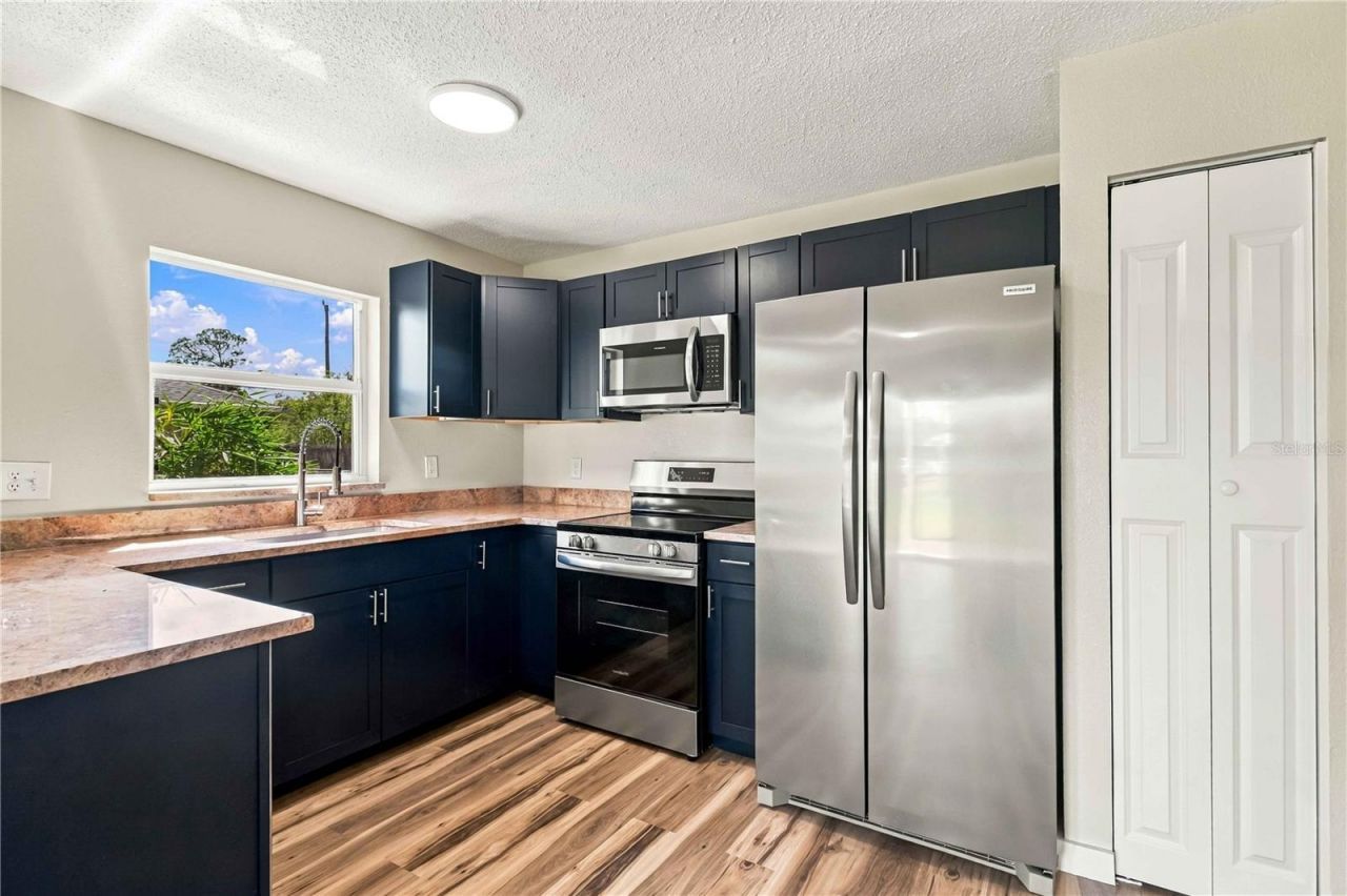 2224 33rd Avenue Drive W, Bradenton, FL 34205 Photo