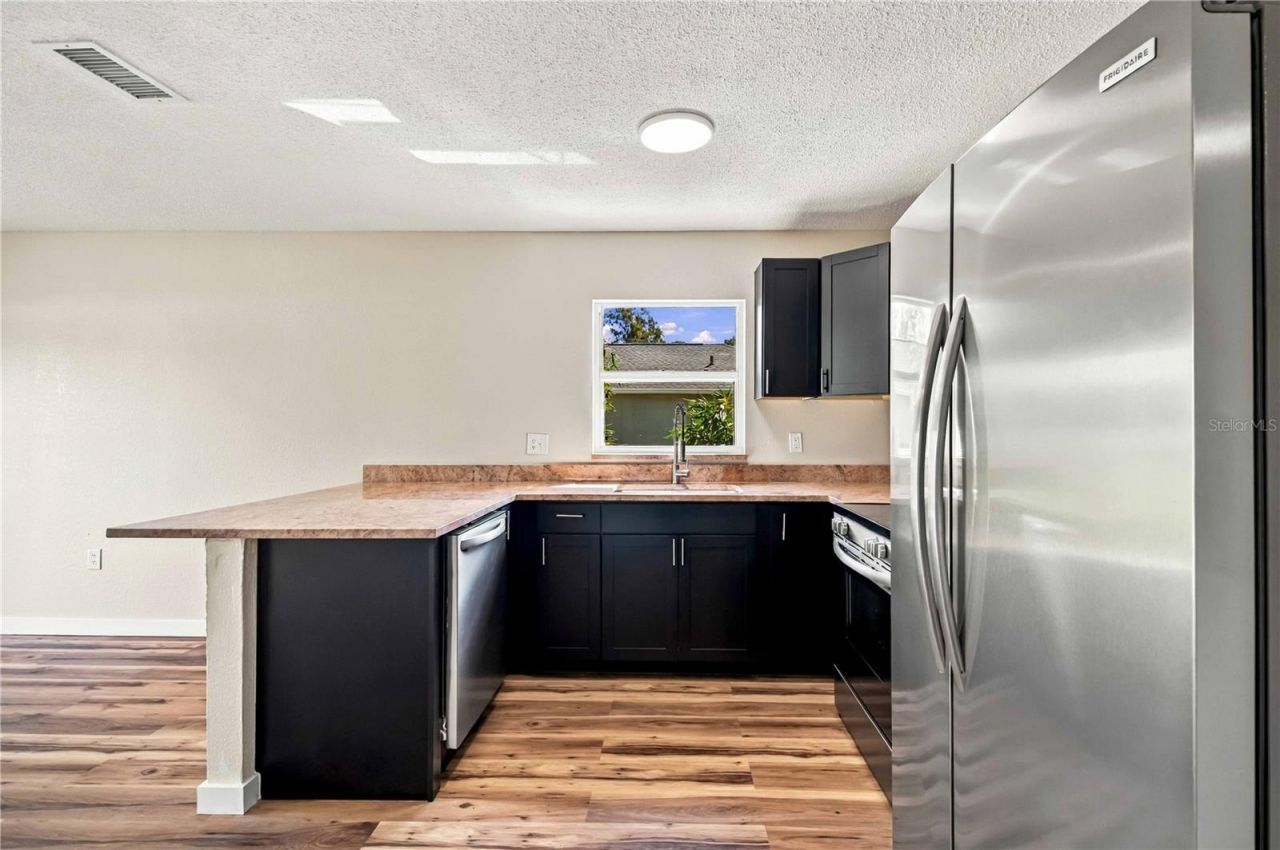 2224 33rd Avenue Drive W, Bradenton, FL 34205 Photo