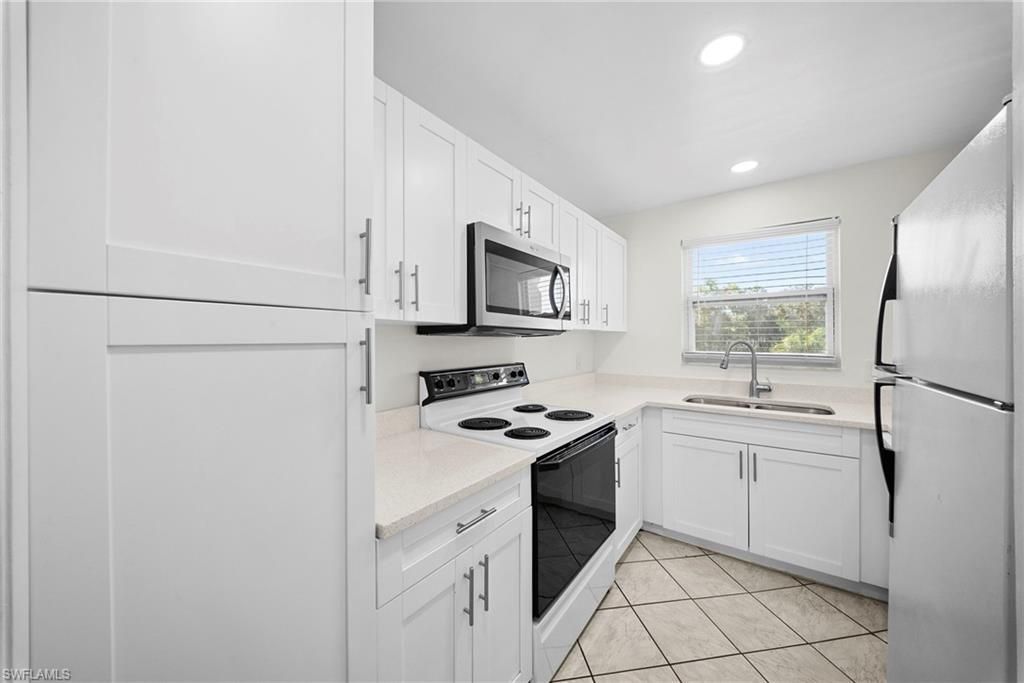 1000 Manatee Rd, Unit A201, Naples, FL 34114 Photo