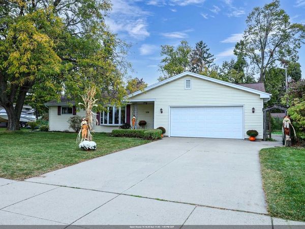 530 W CAPITOL DRIVE, Appleton, WI 54911