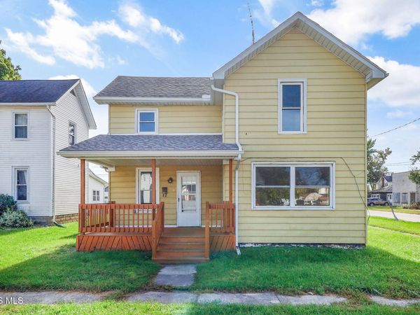 121 W Stone Street , Gibsonburg, OH 43431