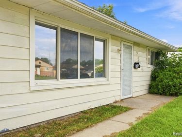 7546 Pine Street , Taylor, Mi 48180