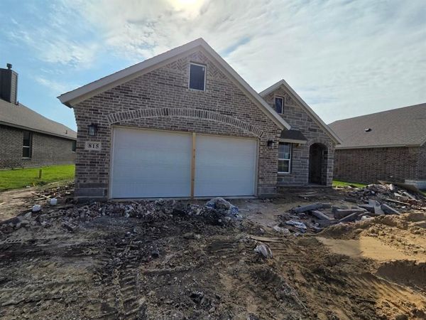 815 Silverleaf Drive, Ennis, TX 75119