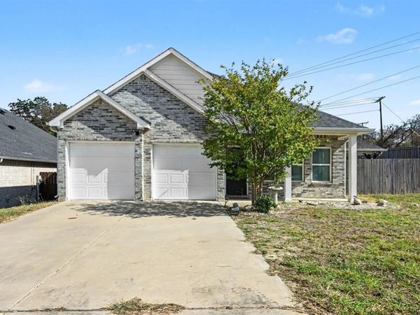819 N Ridge Drive, White Settlement, TX 76108