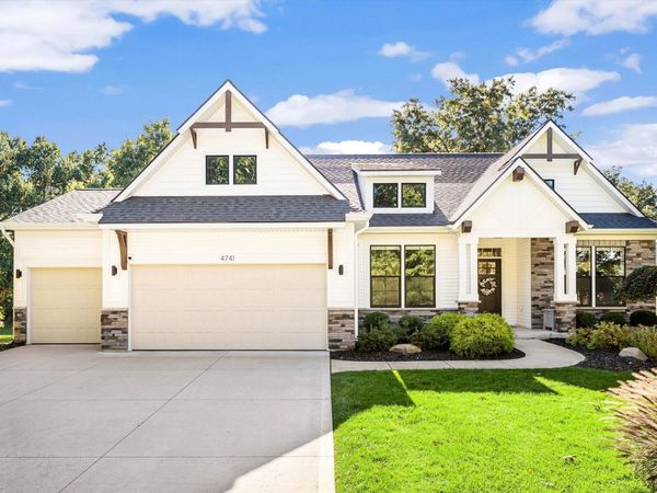4741 Harbor View Drive SE, Grand Rapids, MI 49512