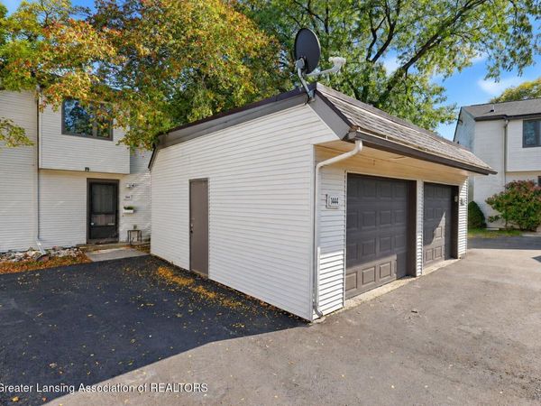1444 Roxburgh Avenue, East Lansing, MI 48823