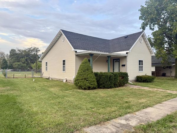 405 E Washington Street, Vandalia, MO 63382