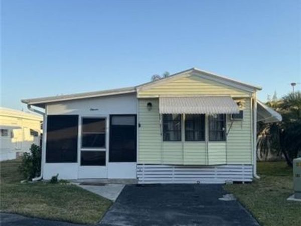 11 Zircon DR, NAPLES, FL 34114