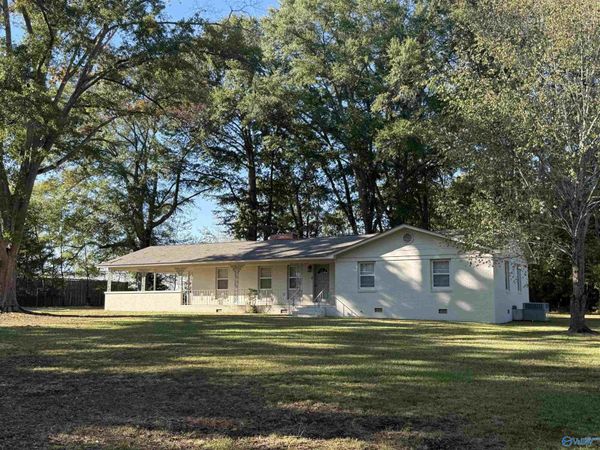 611 Pine Street, Hartselle, AL 35640