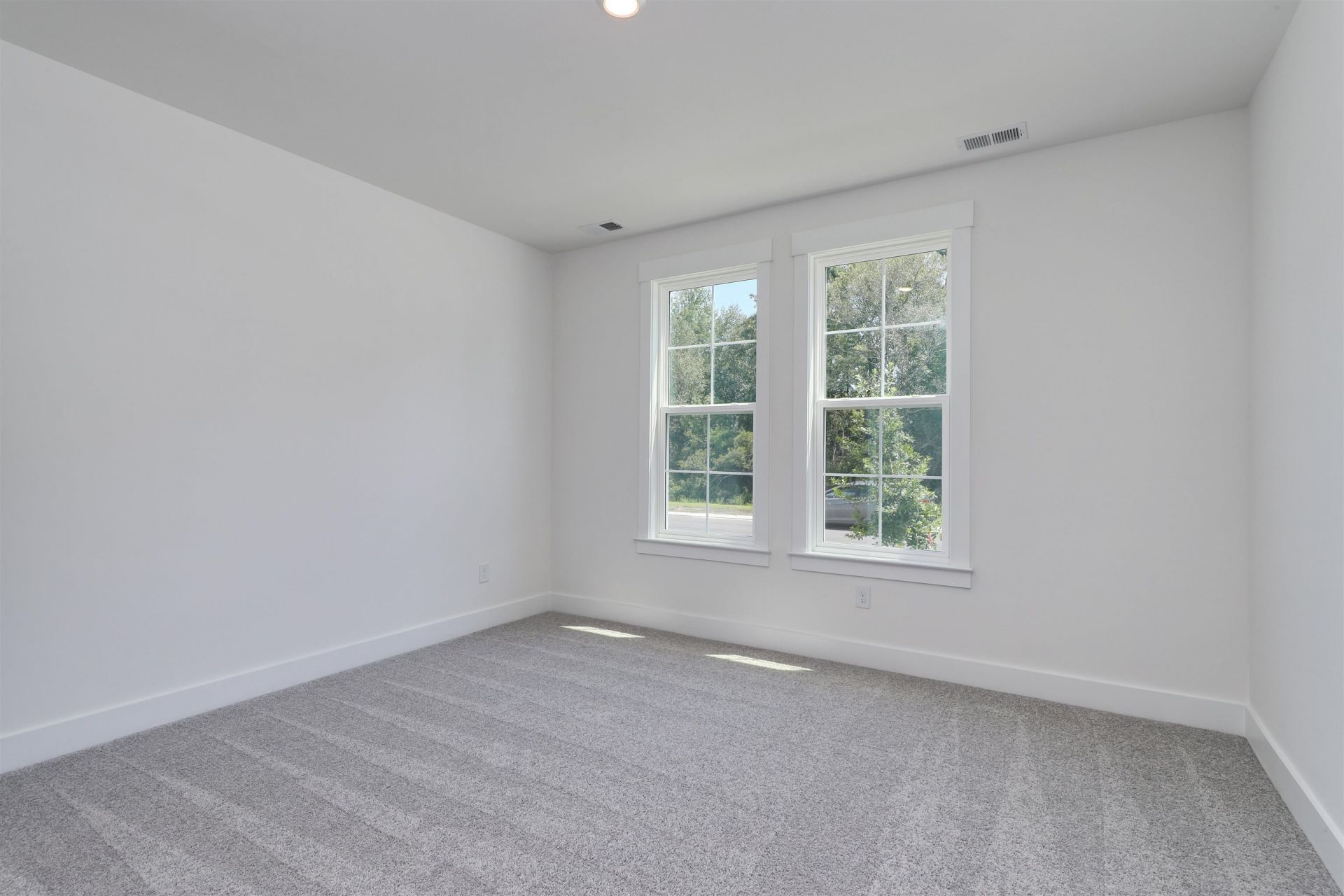 241 Brown Bear Dr  Photo 4