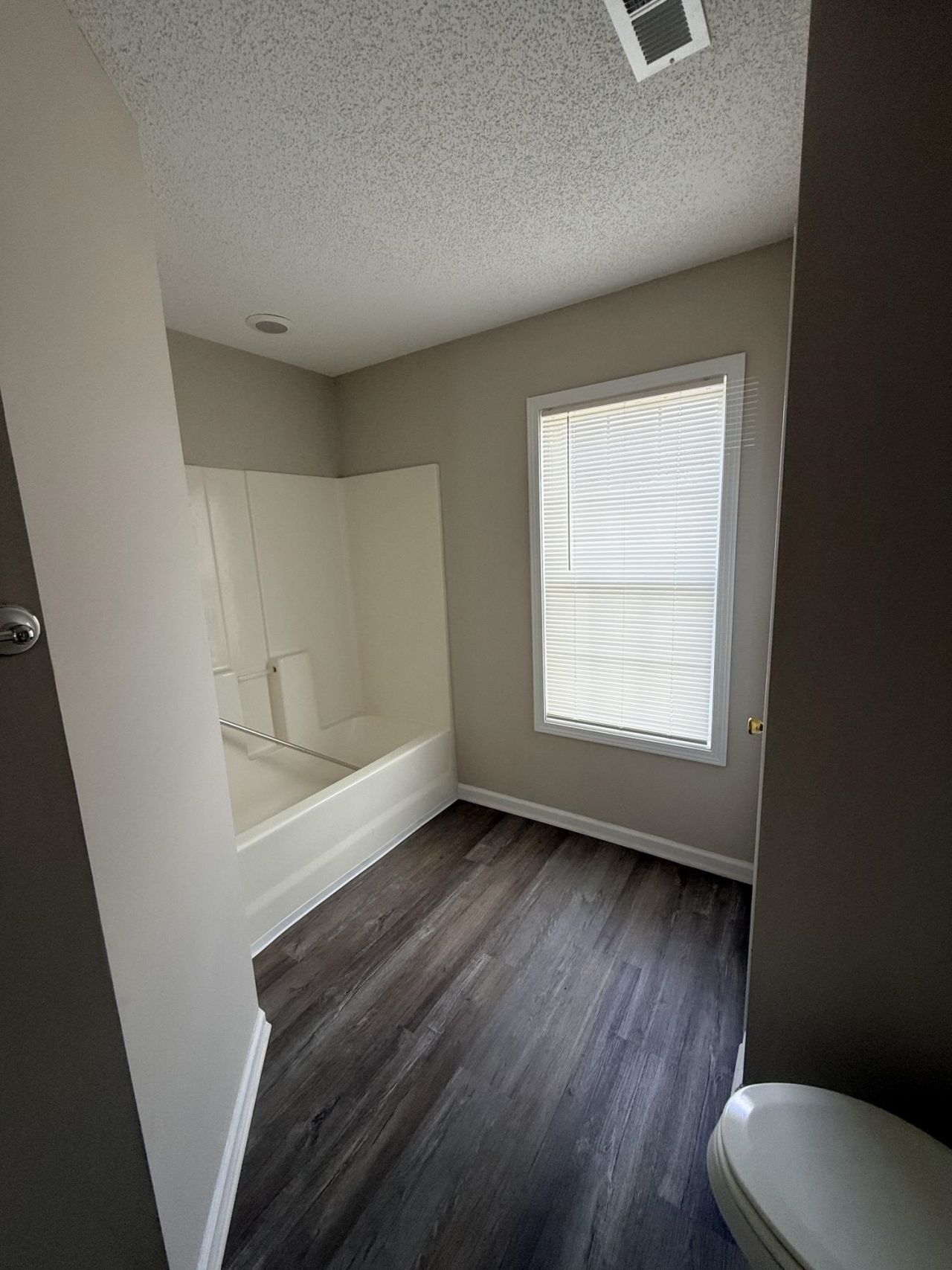 430 Wallingford Circle Photo 11