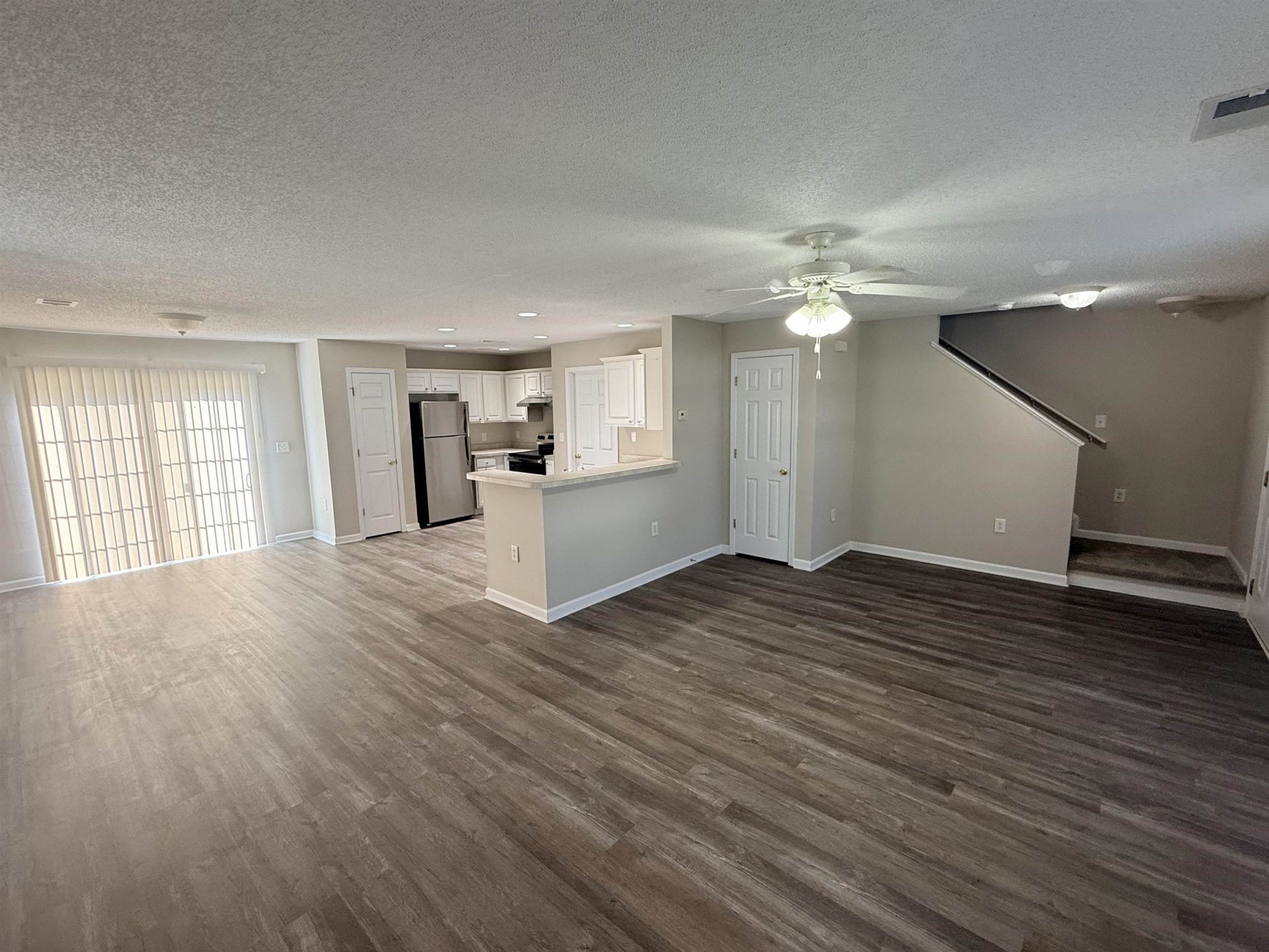 430 Wallingford Circle Photo 4