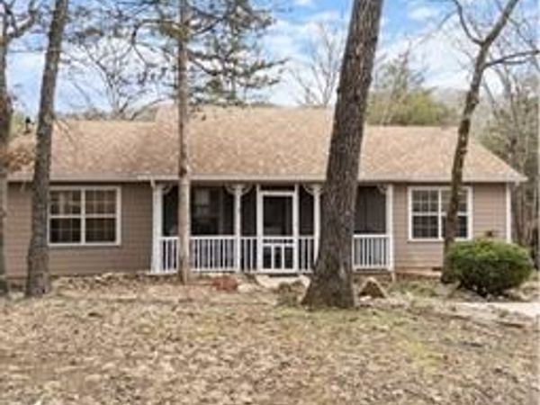 28 Hickory Lane , Holiday Island, AR 72631