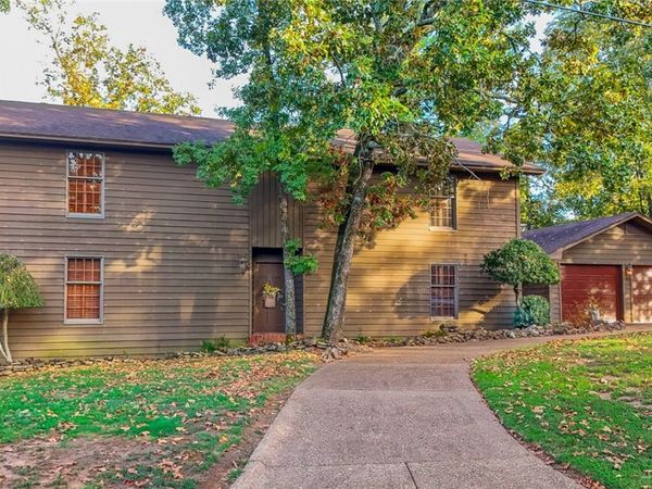 116 Canterbury Circle , Russellville, AR 72802