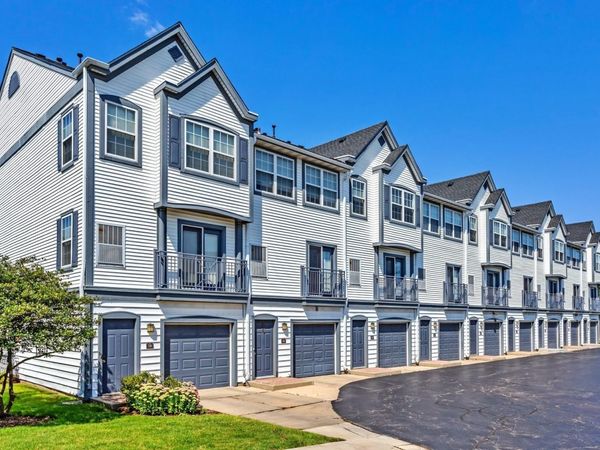346 Schubert Court , Unit 346, Wheaton, IL 60189