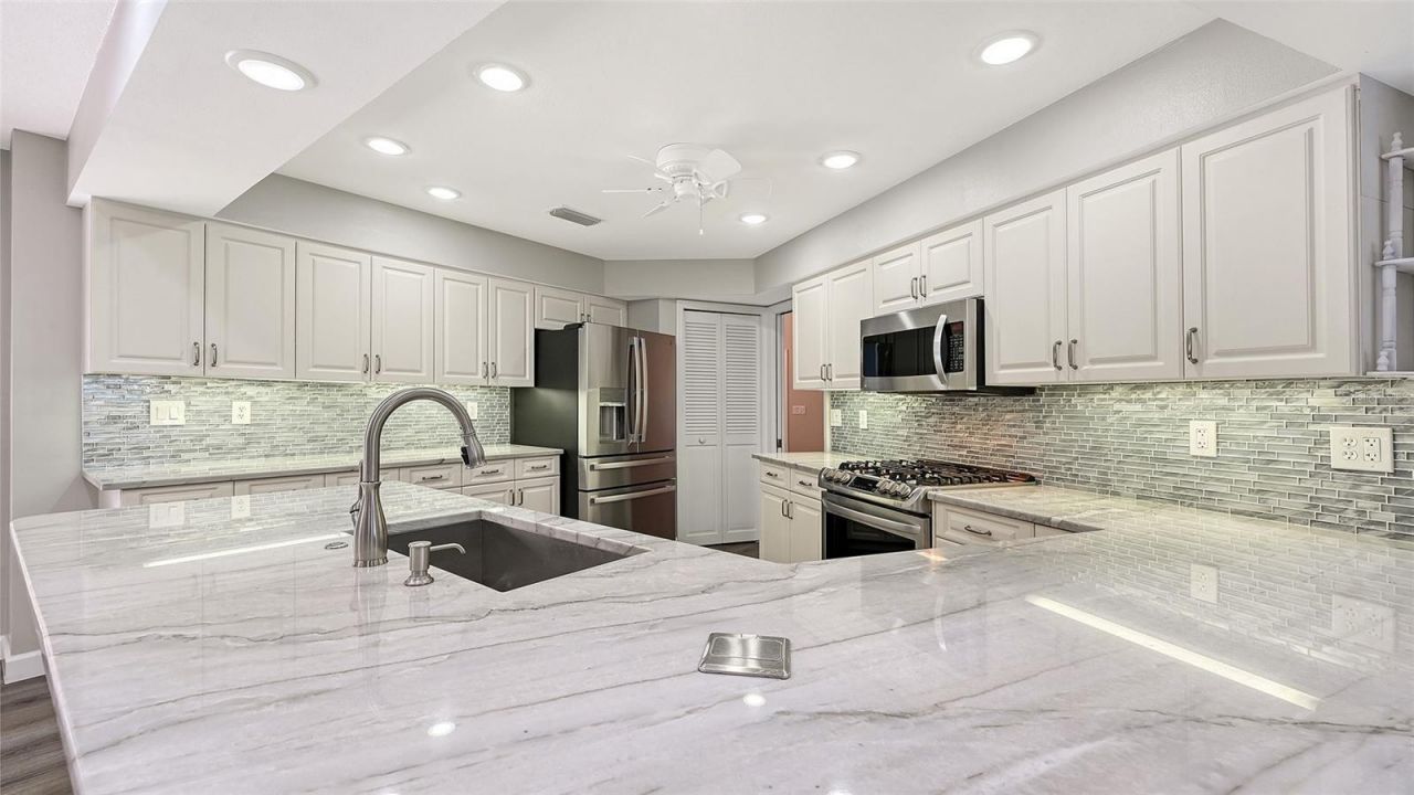 4409 Oak View Drive , Sarasota, FL 34232 Photo