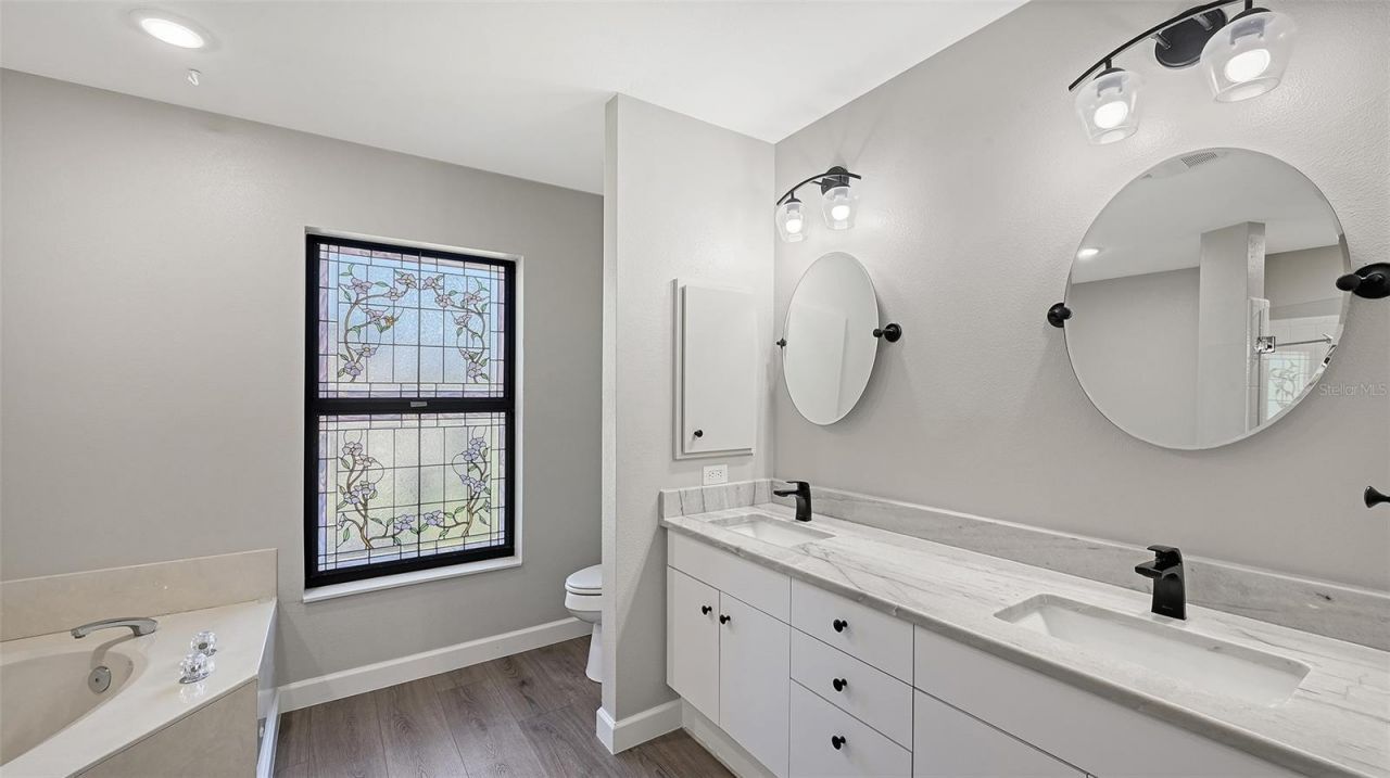 4409 Oak View Drive , Sarasota, FL 34232 Photo
