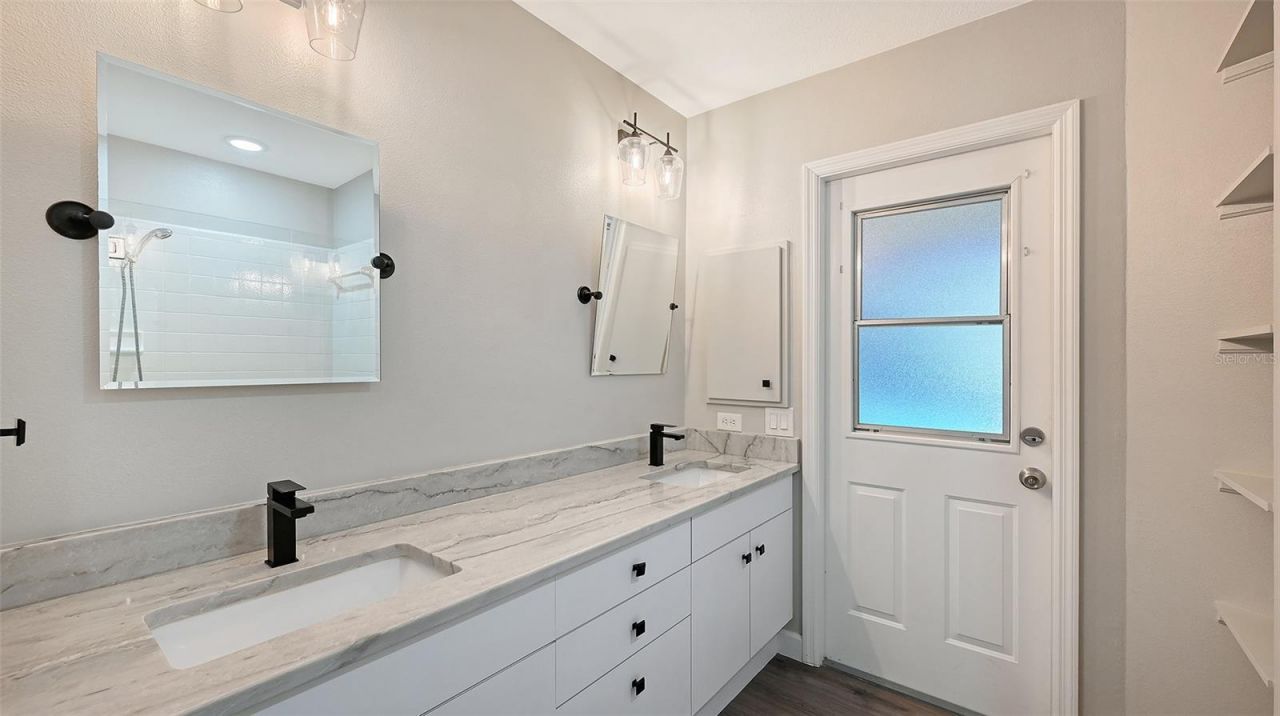 4409 Oak View Drive , Sarasota, FL 34232 Photo