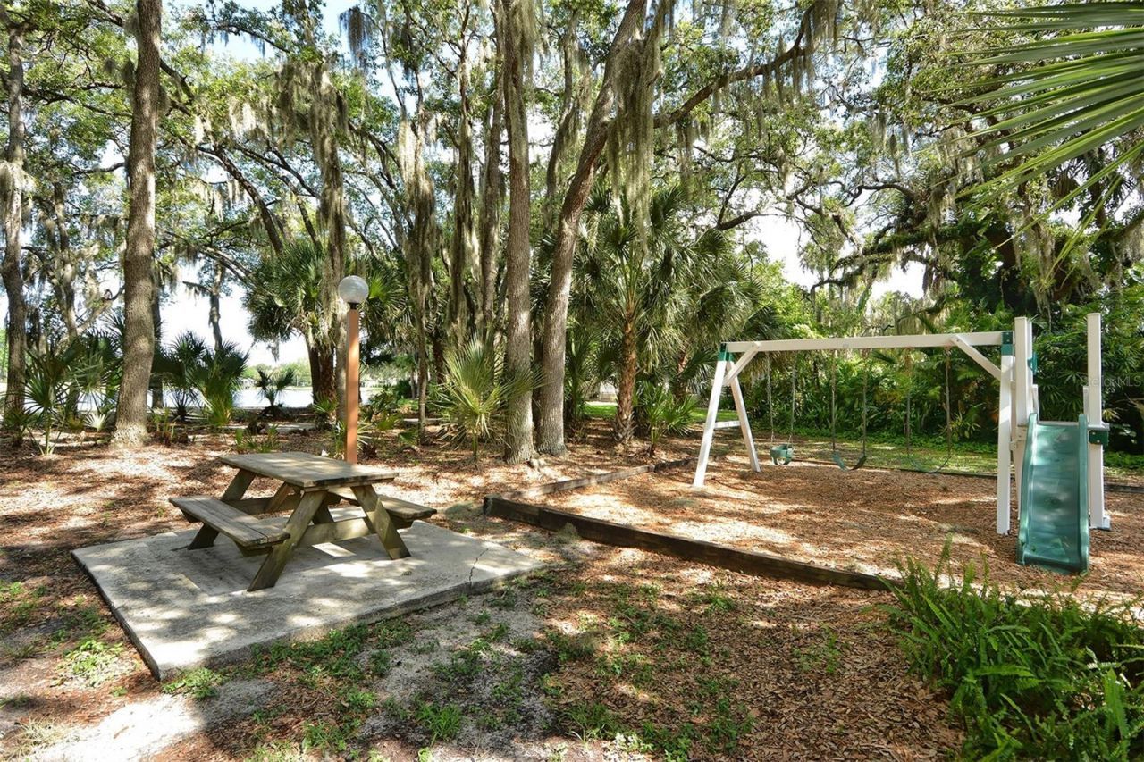 4409 Oak View Drive , Sarasota, FL 34232 Photo