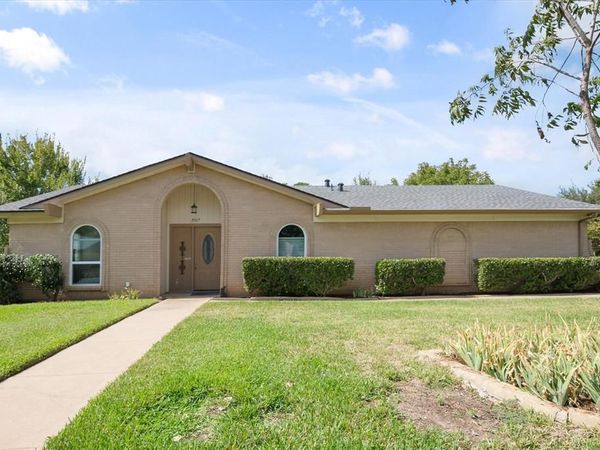 2017 Hurstview Drive, Hurst, TX 76054